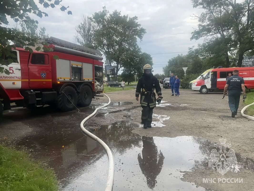В Калининграде сотрудники МЧС России ликвидировали пожар в частном жилом доме В Калининграде сотрудники МЧС России ликвидировали пожар в частном жилом доме