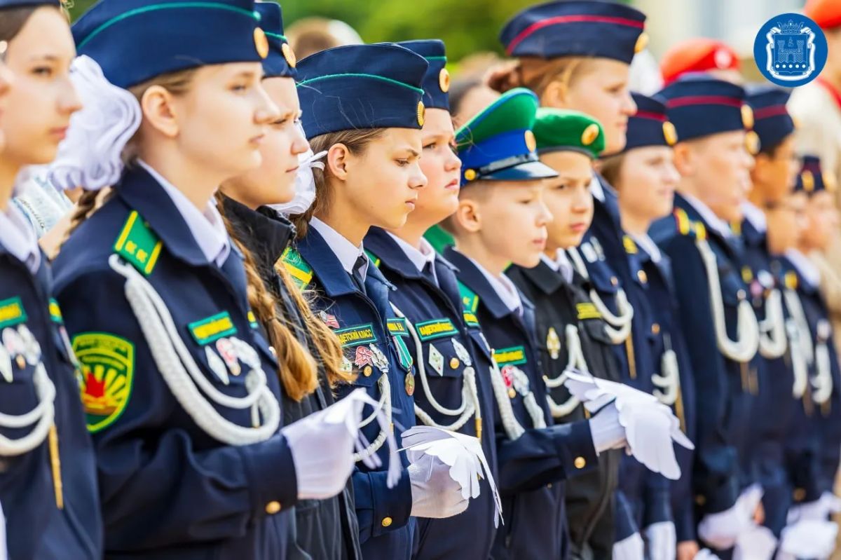 В Калининграде у монумента «Мать-Россия» прошла акция в память о детях-жертвах войны в Донбассе В Калининграде у монумента «Мать-Россия» прошла акция в память о детях-жертвах войны в Донбассе