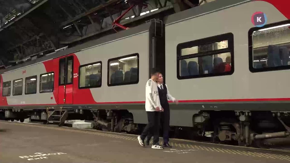 Цветы для мамы: как семьи поддерживают машинистов перед рейсами