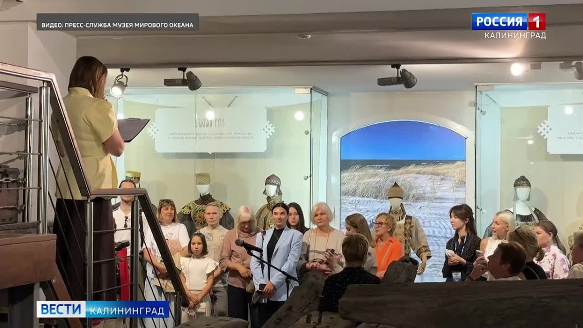 Новая коллекция костюмов, созданных модельером Светланой Гнатуш, представлена в Музее Мирового океана
