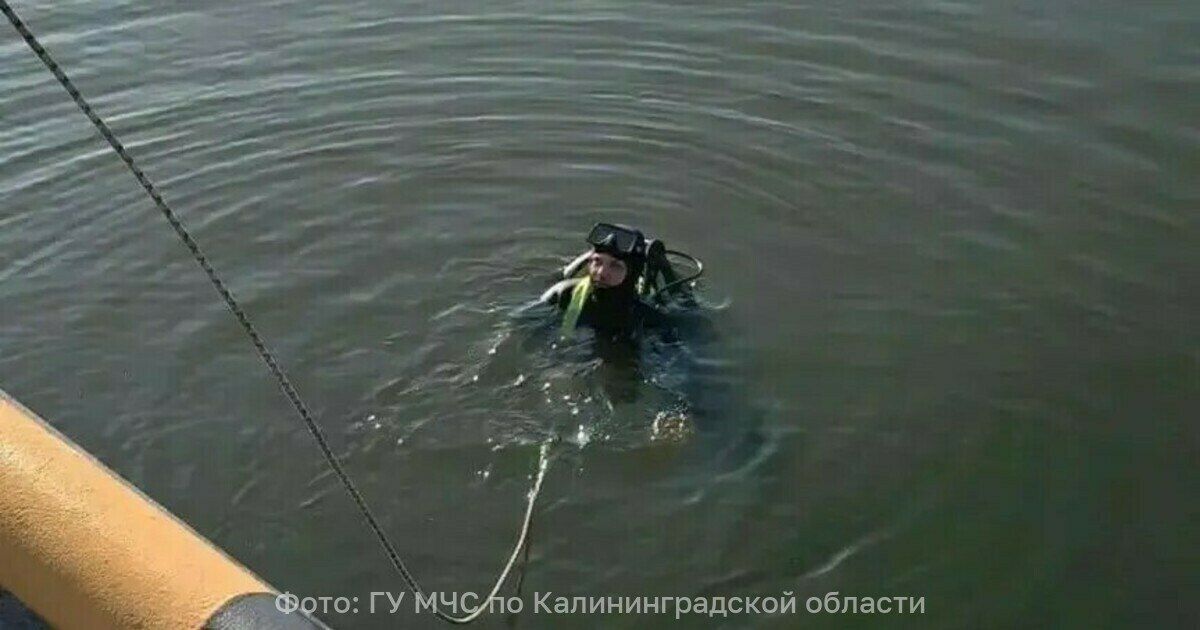 Спасатели вытащили из воды тело утонувшего в Калининградском морском канале
