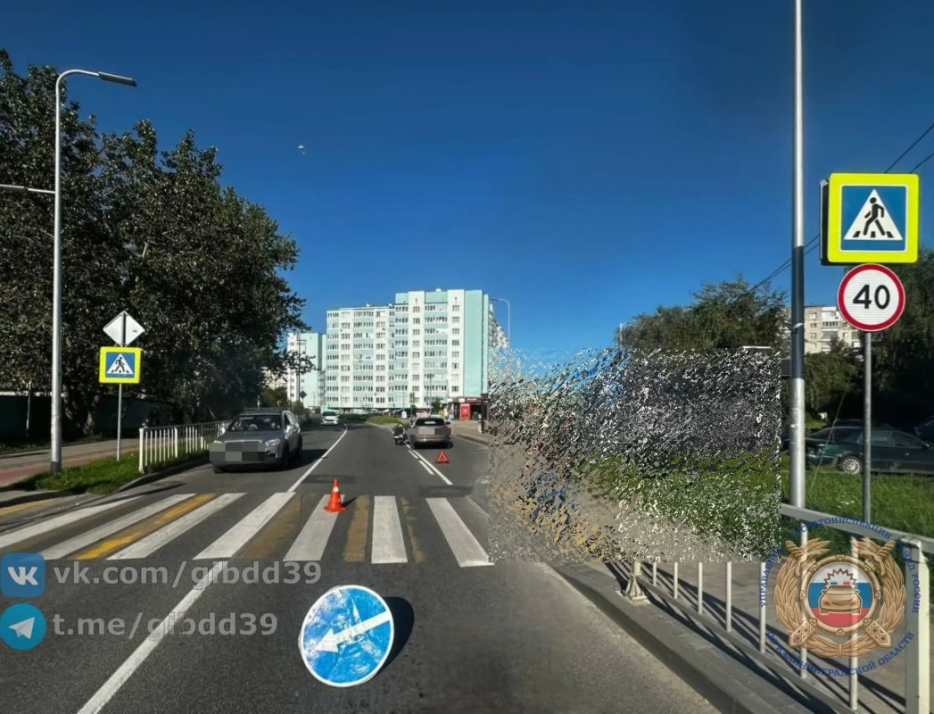 По предварительным данным, 30.07.2026 в 16:30 в городе Калининграде на улице Автомобильной, 21, водитель 1968 года рождения, управляя автомобилем «Лада» при проезде нерегулируемого пешеходного перехода допустил наезд на...