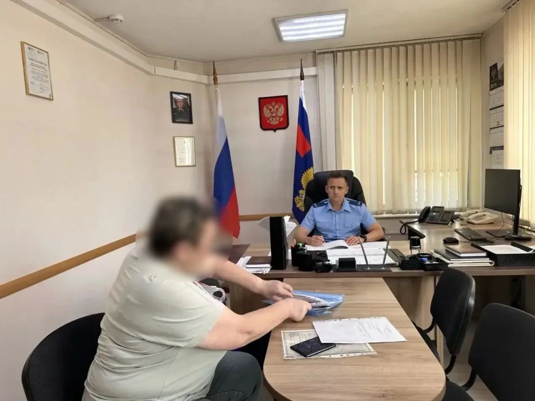 Прокуроры продолжают системную работу по защите прав участников специальной военной операции и членов их семей Прокуроры продолжают системную работу по защите прав участников специальной военной операции и членов их семей