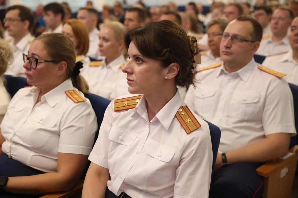 Сегодня вместе с Губернатором Алексеем Беспрозванных, заместителем полномочного представителя Президента в Северо-западном федеральном округе Сергеем Елисеевым, руководителями правоохранительных органов, коллегами из... Сегодня вместе с Губернатором Алексеем Беспрозванных, заместителем полномочного представителя Президента в Северо-западном федеральном округе Сергеем Елисеевым, руководителями правоохранительных органов, коллегами из...