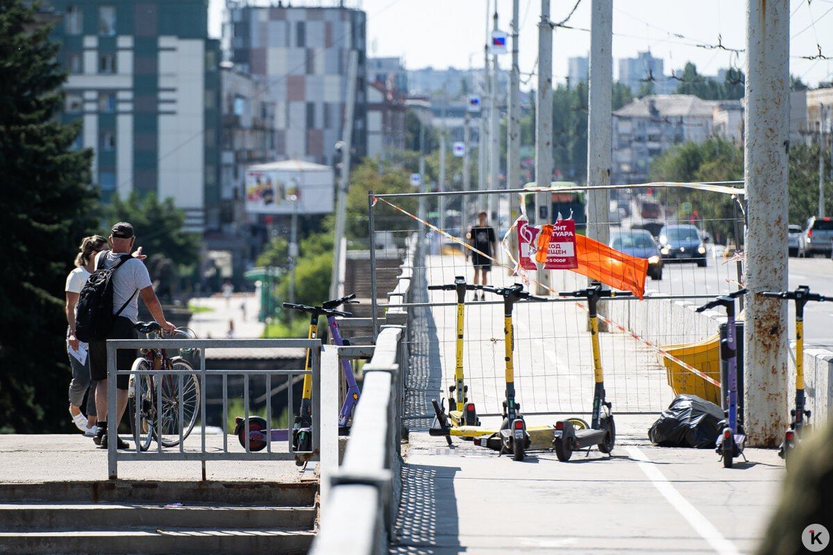 На Ленинском проспекте перегородили тротуар из-за ремонта эстакады в районе острова Канта