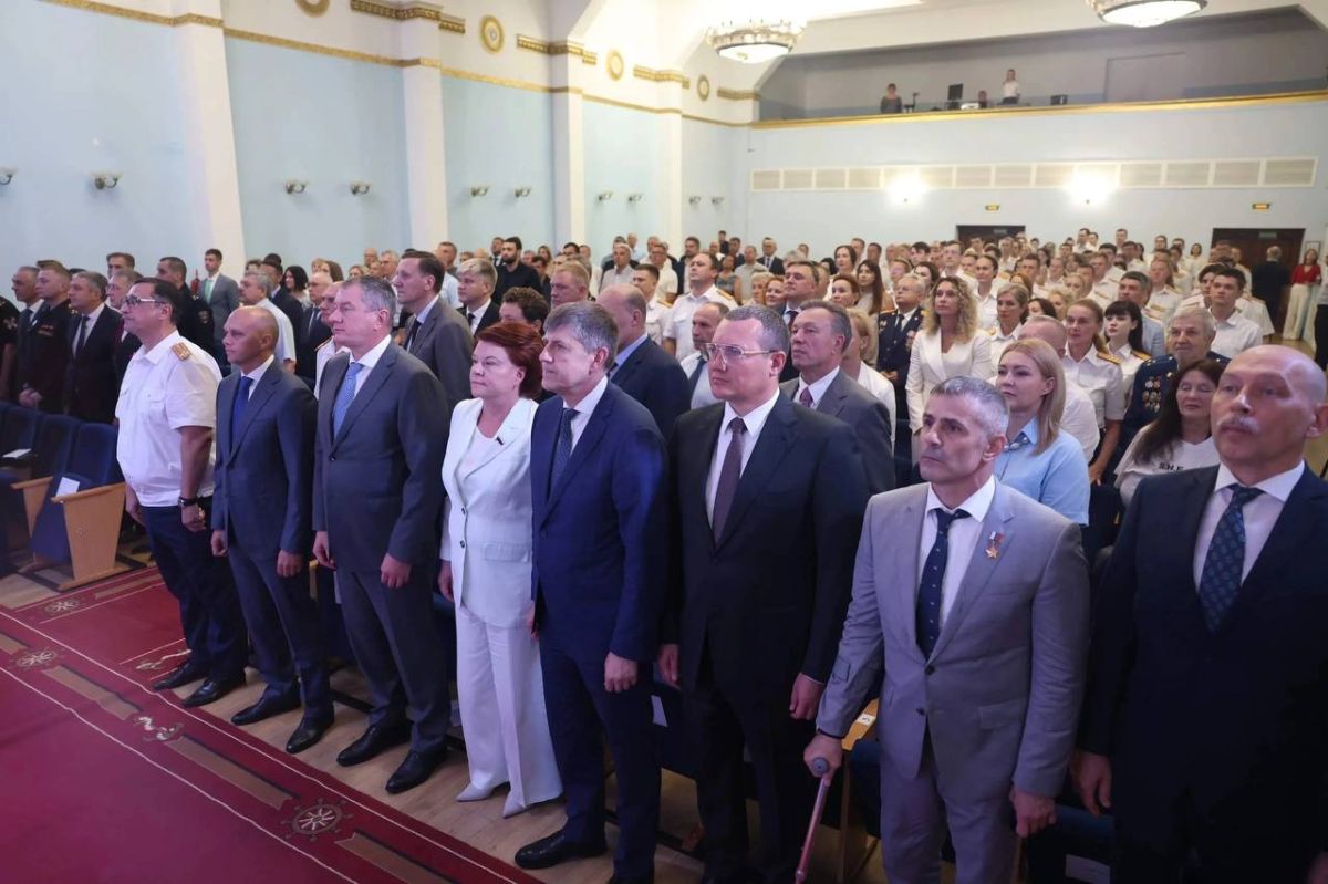 Сегодня вместе с Губернатором Алексеем Беспрозванных, заместителем полномочного представителя Президента в Северо-западном федеральном округе Сергеем Елисеевым, руководителями правоохранительных органов, коллегами из... Сегодня вместе с Губернатором Алексеем Беспрозванных, заместителем полномочного представителя Президента в Северо-западном федеральном округе Сергеем Елисеевым, руководителями правоохранительных органов, коллегами из...