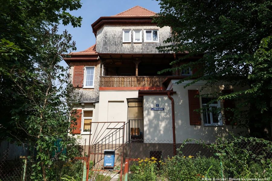 «Эвакуировали 6 детей»: в Калининграде горит вилла-памятник «Эвакуировали 6 детей»: в Калининграде горит вилла-памятник
