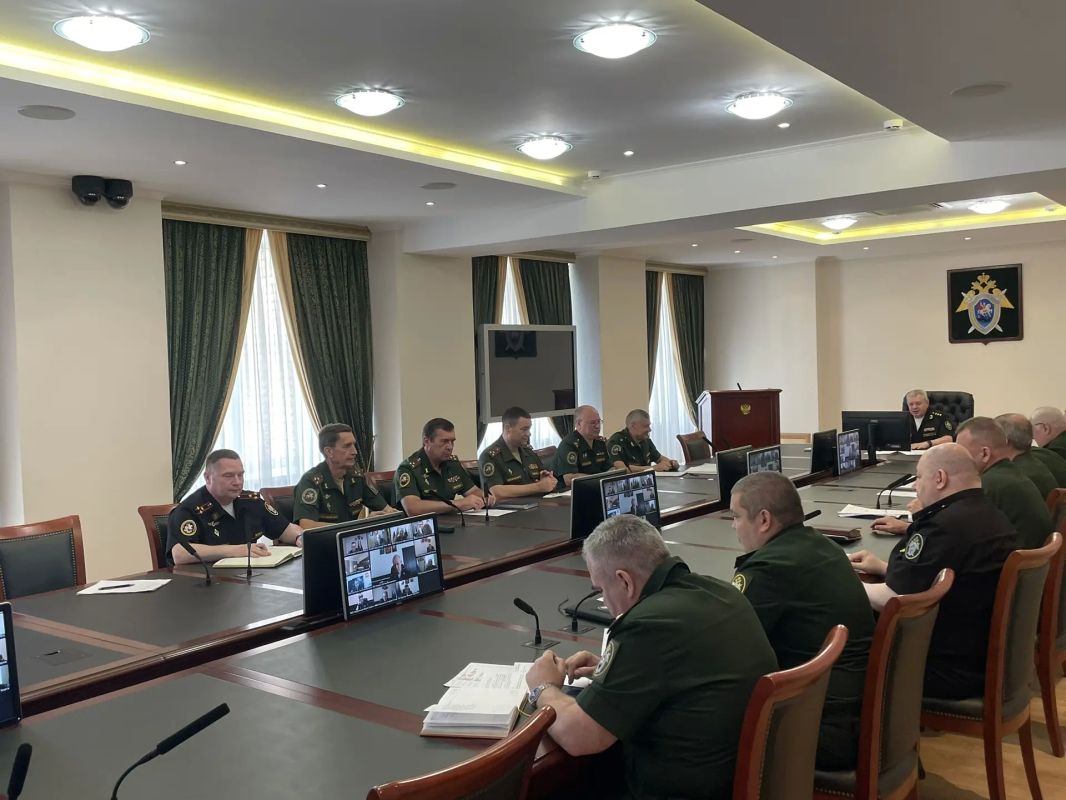 Сегодня свой день рождения отмечает руководитель военного следственного управления СК Росси по Балтийскому флоту полковник юстиции Хацаюк Леонид Валерьевич Сегодня свой день рождения отмечает руководитель военного следственного управления СК Росси по Балтийскому флоту полковник юстиции Хацаюк Леонид Валерьевич