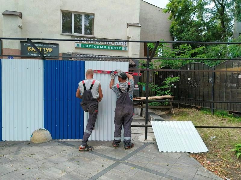 В Калининграде сносят торговый центр ради элитного жилья в центре В Калининграде сносят торговый центр ради элитного жилья в центре