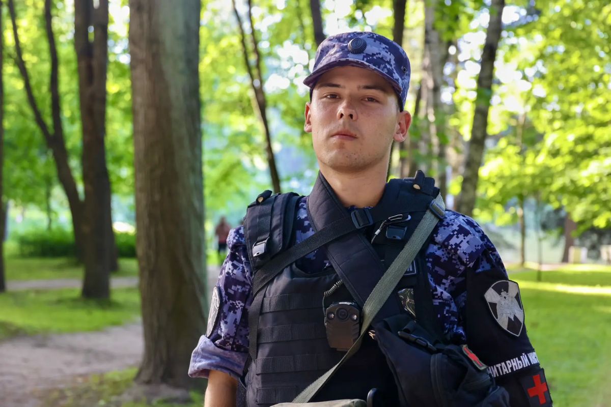 В эти минуты на петербургском стадионе «Газпром Арена» безопасность матча Кубка России по футболу между местным клубом «Зенит» и калининградским «Балтика» обеспечивают военнослужащие специального моторизованного... В эти минуты на петербургском стадионе «Газпром Арена» безопасность матча Кубка России по футболу между местным клубом «Зенит» и калининградским «Балтика» обеспечивают военнослужащие специального моторизованного...