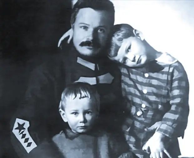 Правда о Фрунзе, или Как корёжит правых бесов — 2