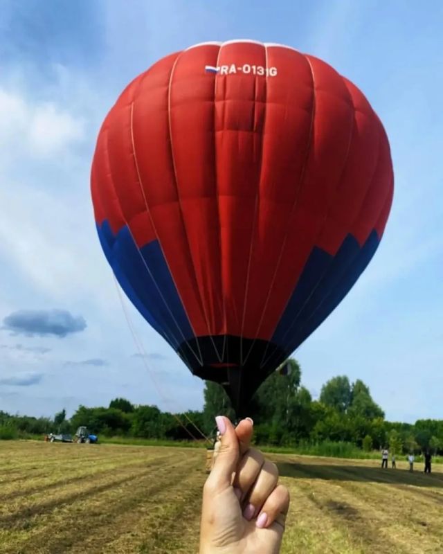 В поселке Калинково Гвардейского района запустили экскурсионные полёты на воздушном шаре над парком «Цветные сны» В поселке Калинково Гвардейского района запустили экскурсионные полёты на воздушном шаре над парком «Цветные сны»