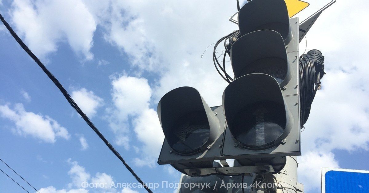 На аварийном перекрёстке в Центральном районе Калининграда ради пешеходов изменят работу светофора
