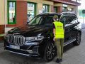 Женщина неудачно свозила немца в Калининград на БМВ Х7