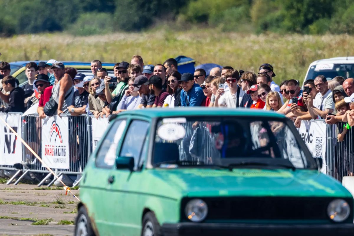 «Форсаж» в Калининграде. Только без погони полицейскими, всё официально «Форсаж» в Калининграде. Только без погони полицейскими, всё официально