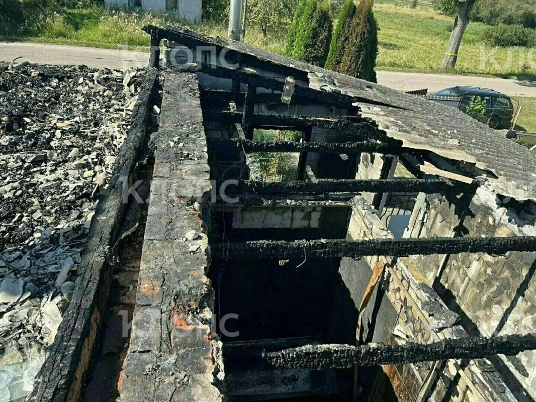 Семья под Нестеровом осталась без дома после пожара Семья под Нестеровом осталась без дома после пожара