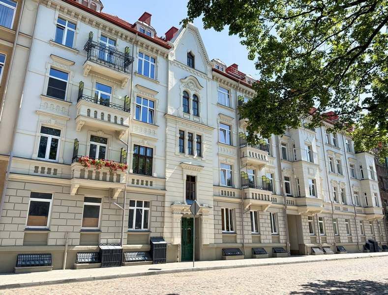 В Черняховске обновили два дома элитного немецкого жилого комплекса начала XX века — памятники архитектуры на Комсомольской, 9 и 11 засияли по-новому