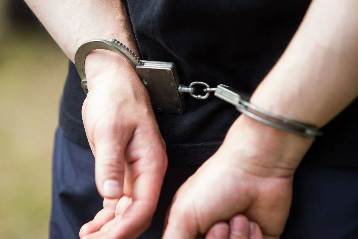 На глазах у покупателей: в Светлом 20-летнего парня задержали после грабежа в супермаркете