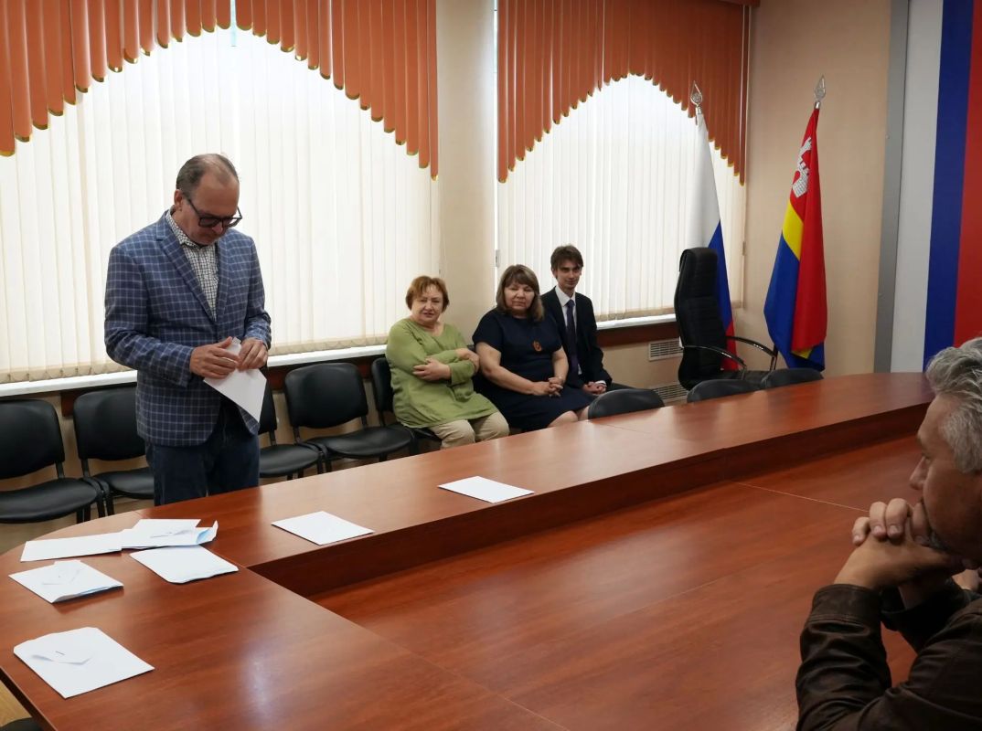 Определен порядок партий в избирательном бюллетене на выборах депутатов Законодательного Собрания региона Определен порядок партий в избирательном бюллетене на выборах депутатов Законодательного Собрания региона