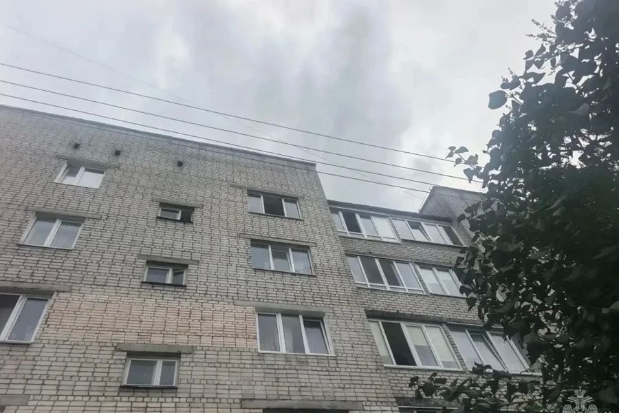 Трехлетний ребенок выпал из окна пятого этажа дома на Машиностроительной