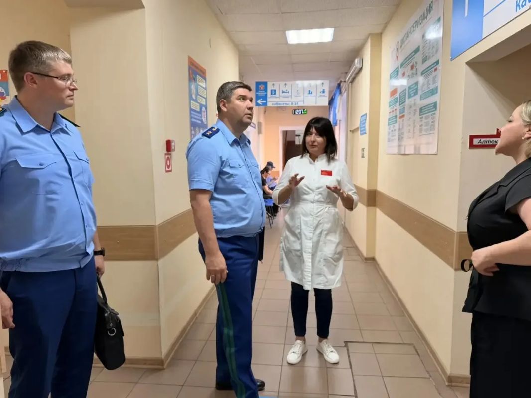 Прокурор области Максим Попов посетил предприятие и социальные объекты в Мамоново, а также провел прием граждан Прокурор области Максим Попов посетил предприятие и социальные объекты в Мамоново, а также провел прием граждан