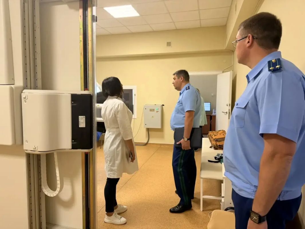 Прокурор области Максим Попов посетил предприятие и социальные объекты в Мамоново, а также провел прием граждан Прокурор области Максим Попов посетил предприятие и социальные объекты в Мамоново, а также провел прием граждан