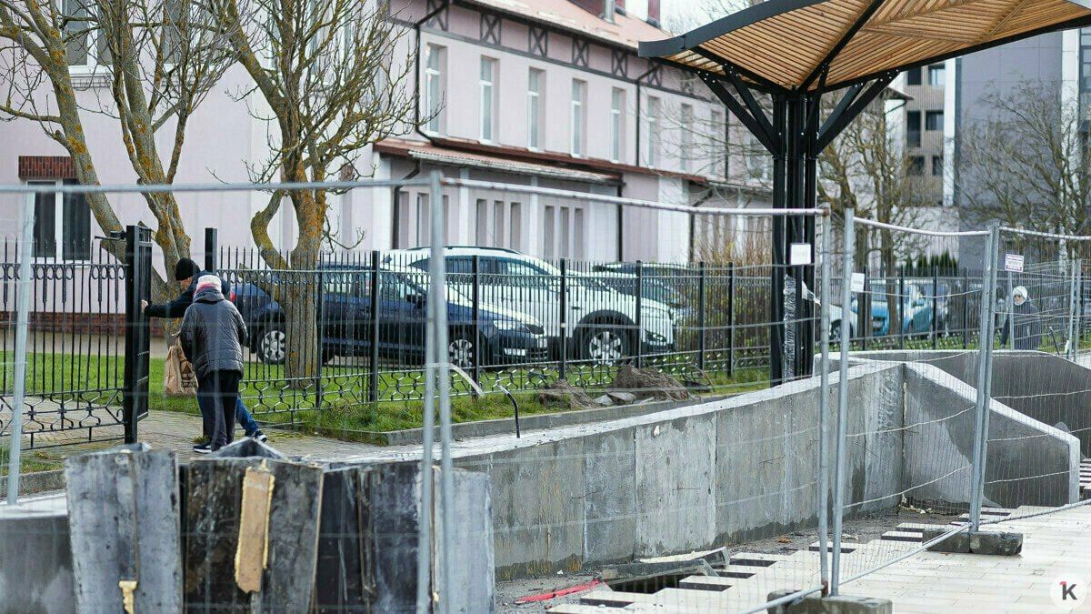 Потоки пешеходов и велосипедистов в Зеленоградске разделят цветами и мусорками