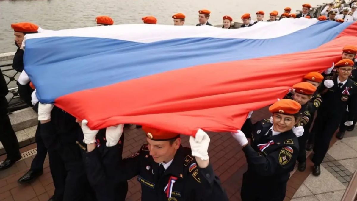 В субботу на набережной Верхнего озера состоится празднование Дня Государственного флага