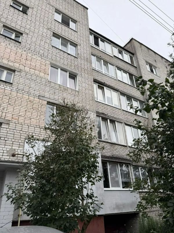 «Сам открыл окно»: подробности о падении ребёнка из окна на Машиностроительной рассказали в следкоме «Сам открыл окно»: подробности о падении ребёнка из окна на Машиностроительной рассказали в следкоме