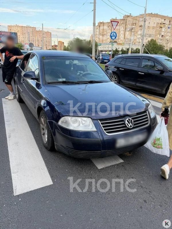 В Калининграде заслуженный музыкант сломал бедро после нападения водителя на переходе В Калининграде заслуженный музыкант сломал бедро после нападения водителя на переходе