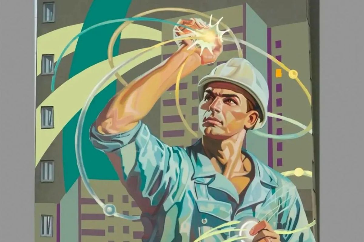 В Советске на Каштановой улице рисуют новый мурал с работником атомного завода