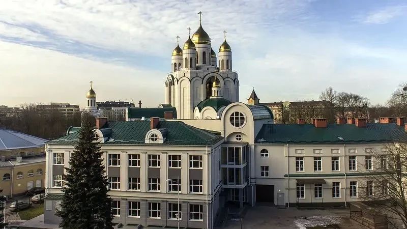 19 августа 2008 года по благословению митрополита Смоленского и Калининградского (Патриарха Московского и всея Руси) Кирилла открылась Православная гимназия Калининградской епархии