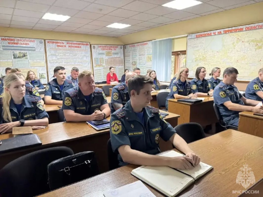 Дознаватели МЧС России совершенствуют навыки работы с доказательствами на месте пожара Дознаватели МЧС России совершенствуют навыки работы с доказательствами на месте пожара