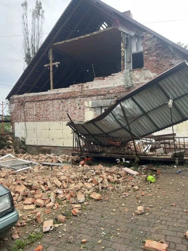 В Калининградской области пронесся торнадо, есть разрушения В Калининградской области пронесся торнадо, есть разрушения