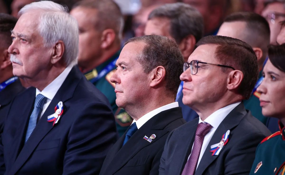 Алексей Беспрозванных: На съезде партии Президент высоко оценил проделанную работу – и в первую очередь Народную программу, с которой Единая Россия идёт на выборы Алексей Беспрозванных: На съезде партии Президент высоко оценил проделанную работу – и в первую очередь Народную программу, с которой Единая Россия идёт на выборы