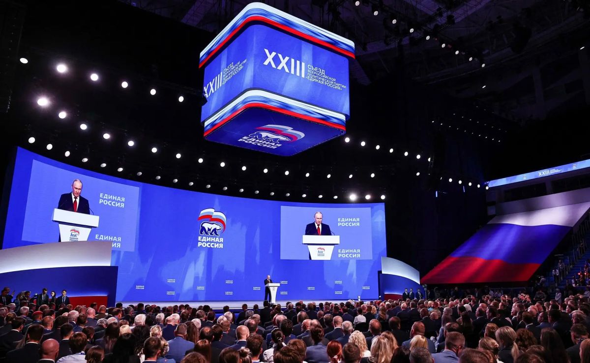 Алексей Беспрозванных: На съезде партии Президент высоко оценил проделанную работу – и в первую очередь Народную программу, с которой Единая Россия идёт на выборы Алексей Беспрозванных: На съезде партии Президент высоко оценил проделанную работу – и в первую очередь Народную программу, с которой Единая Россия идёт на выборы
