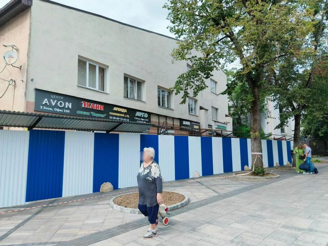Для элитного ЖК в Калининграде расстилают красную дорожку