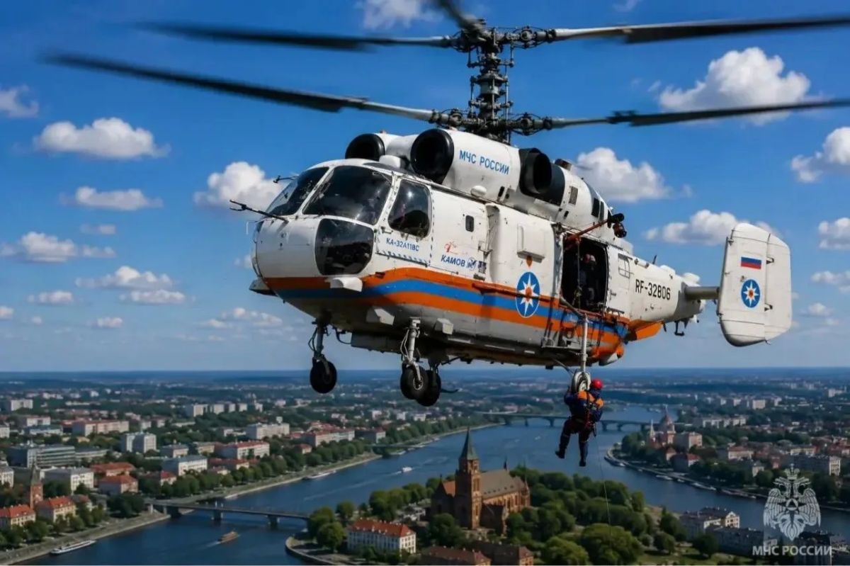21 год в небе: авиационное звено МЧС в Калининграде отмечает годовщину