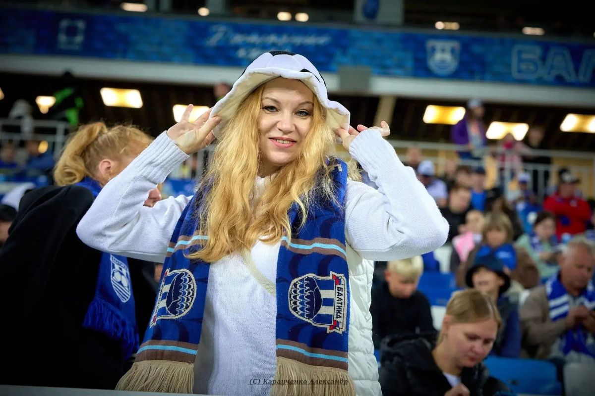 На трибунах своя атмосфера! На трибунах своя атмосфера!