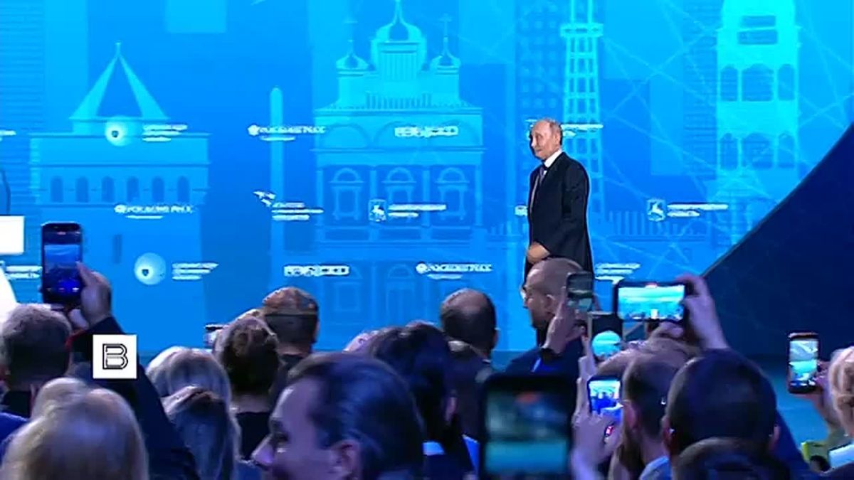 Владимир Путин выступил на форуме «Сильные идеи для нового времени», который проходит в Нижнем Новгороде
