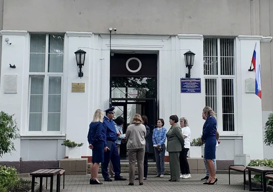 Прокурор области Максим Попов посетил образовательные учреждения в Калининграде и Гурьевске, в которых проводились работы по капитальному ремонту Прокурор области Максим Попов посетил образовательные учреждения в Калининграде и Гурьевске, в которых проводились работы по капитальному ремонту