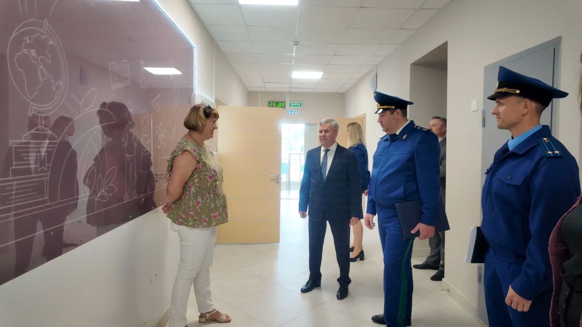 Прокурор области Максим Попов посетил образовательные учреждения в Калининграде и Гурьевске, в которых проводились работы по капитальному ремонту Прокурор области Максим Попов посетил образовательные учреждения в Калининграде и Гурьевске, в которых проводились работы по капитальному ремонту