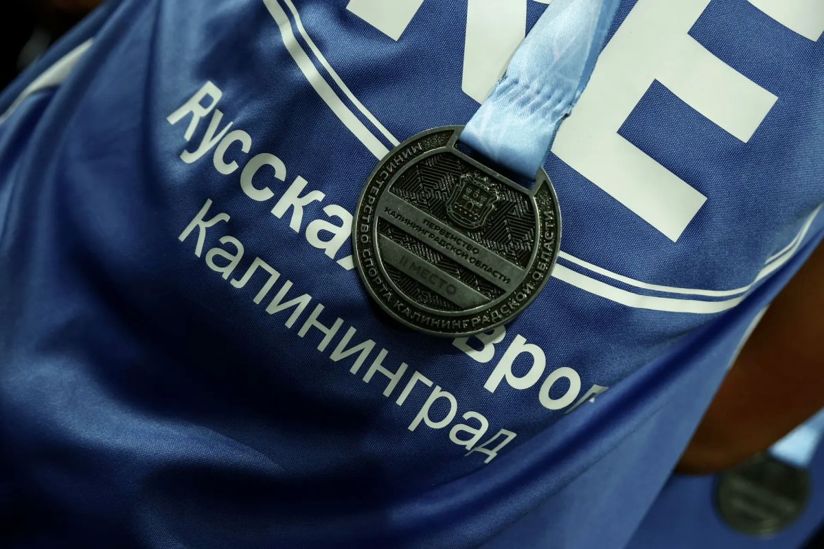 Алексей Беспрозванных: Гордимся нашими Балтийцами На игре наградил наших юных футболистов Алексей Беспрозванных: Гордимся нашими Балтийцами На игре наградил наших юных футболистов