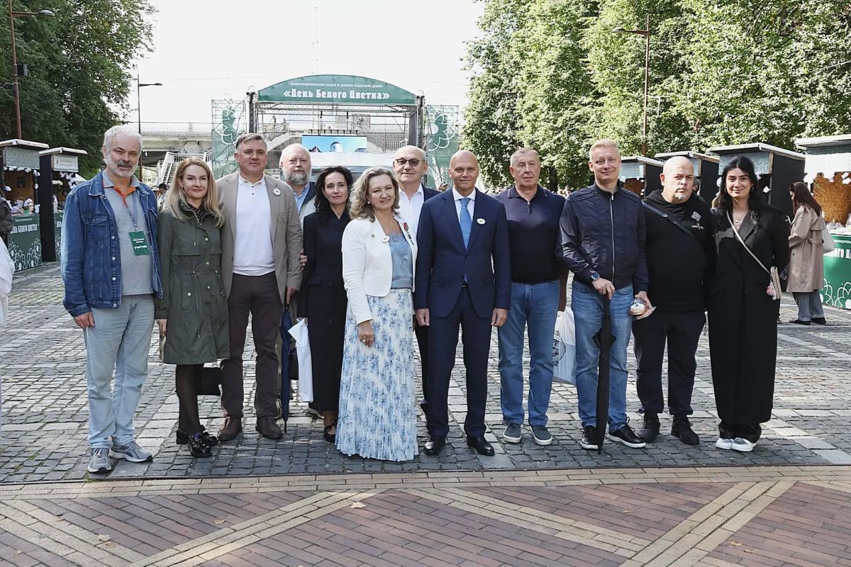 «День Белого цветка» — связь эпох: в Калининграде прошла благотворительная ярмарка в рамках Царских дней» «День Белого цветка» — связь эпох: в Калининграде прошла благотворительная ярмарка в рамках Царских дней»