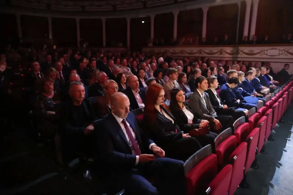 Елена Дятлова: Прокуратура Калининградской области отмечает своё 80летие! От всей души поздравляю коллектив с юбилеем! Елена Дятлова: Прокуратура Калининградской области отмечает своё 80летие! От всей души поздравляю коллектив с юбилеем!