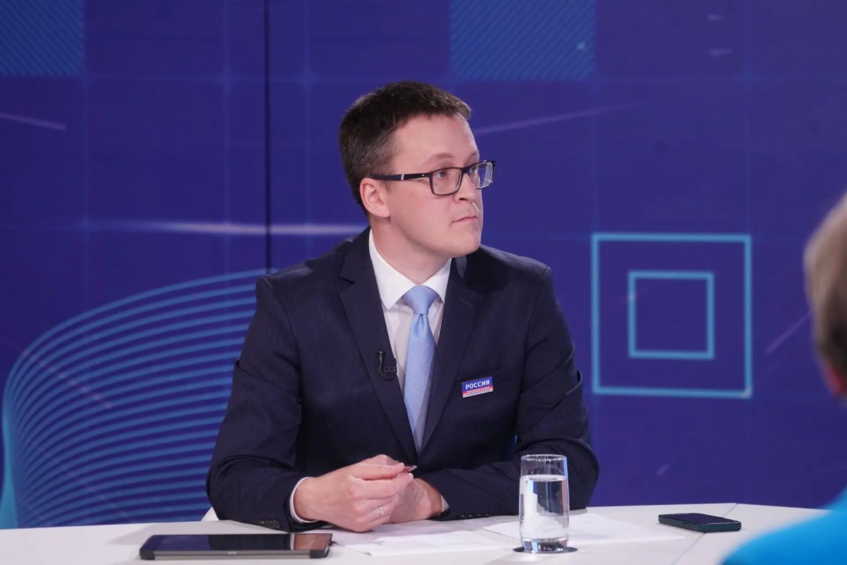 Алексей Беспрозванных: Спасибо всем за эту прямую линию! Жителям – за вопросы и активность, команде ГТРК – за профессиональную подготовку к эфиру Алексей Беспрозванных: Спасибо всем за эту прямую линию! Жителям – за вопросы и активность, команде ГТРК – за профессиональную подготовку к эфиру