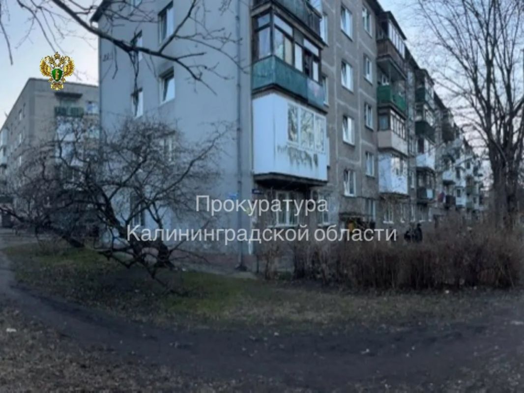 Пырнул ножом и оставил в подъезде умирать: калининградца подозревают в убийстве знакомого