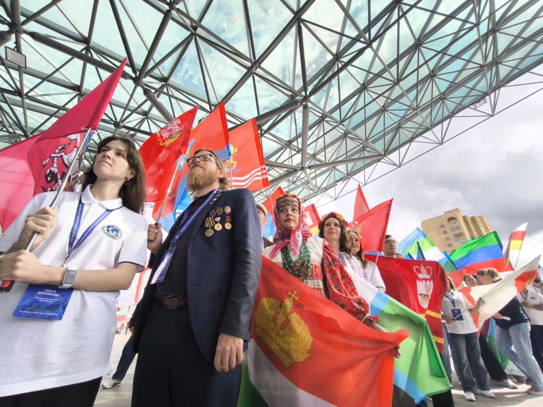 В Калининграде прошёл юбилейный слёт Молодёжного движения РГО В Калининграде прошёл юбилейный слёт Молодёжного движения РГО