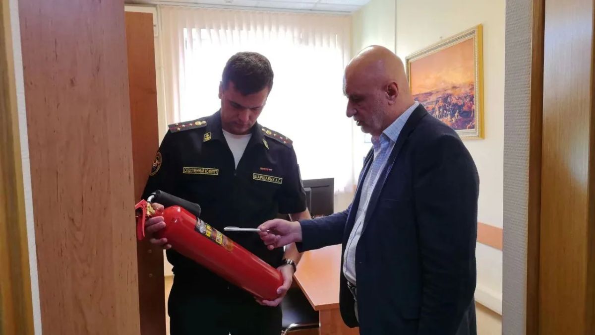 Для военных следователей Балтийского флота проведено занятие по противопожарной безопасности Для военных следователей Балтийского флота проведено занятие по противопожарной безопасности