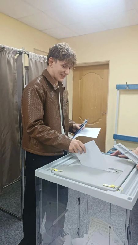 Солнечные улыбки от наших впервые голосующих Солнечные улыбки от наших впервые голосующих